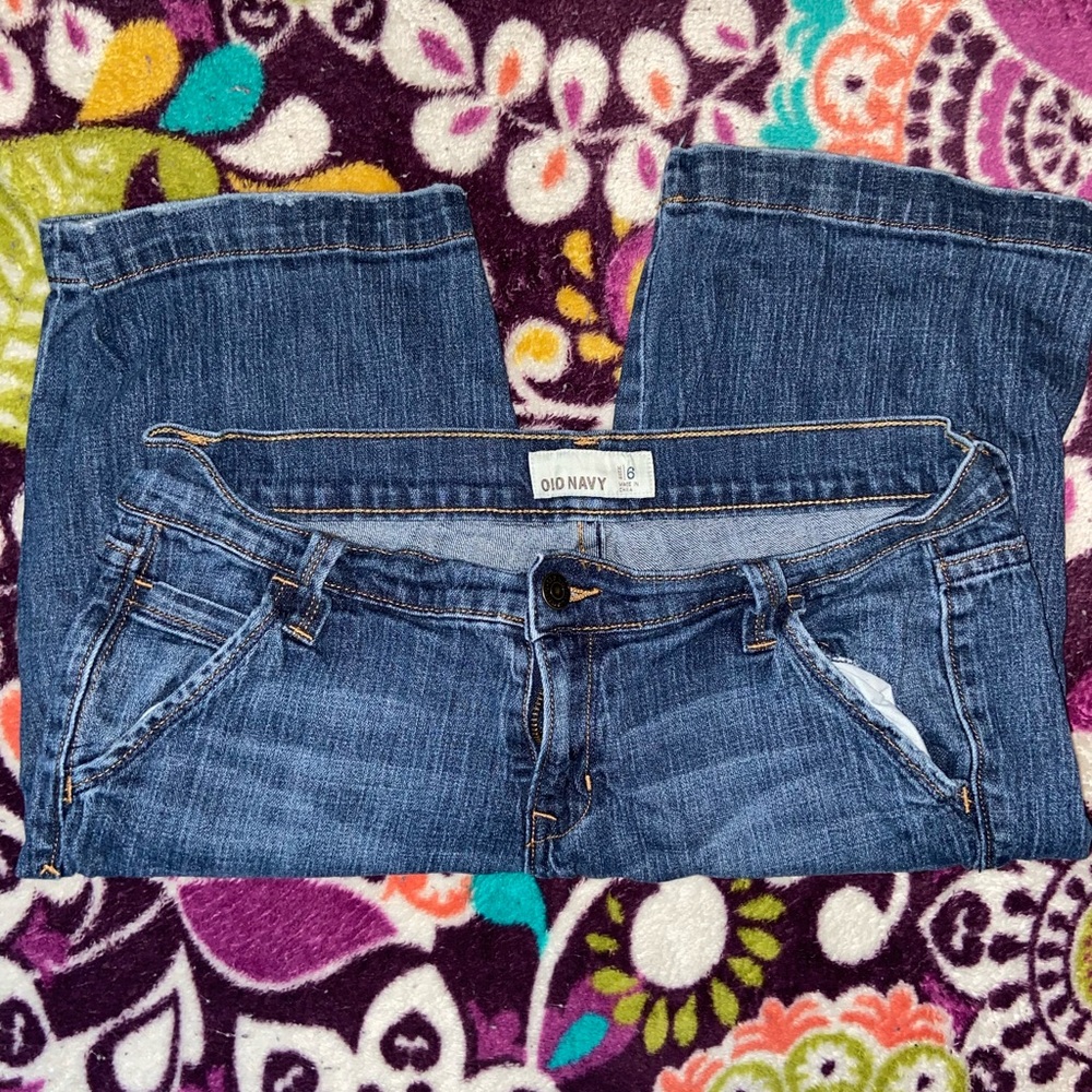 Old Navy Size 6 Long Bermuda Shorts